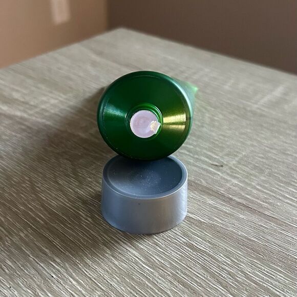 NEW … AHAVA Mineral Radiance Cleansing Gel - Picture 4 of 6